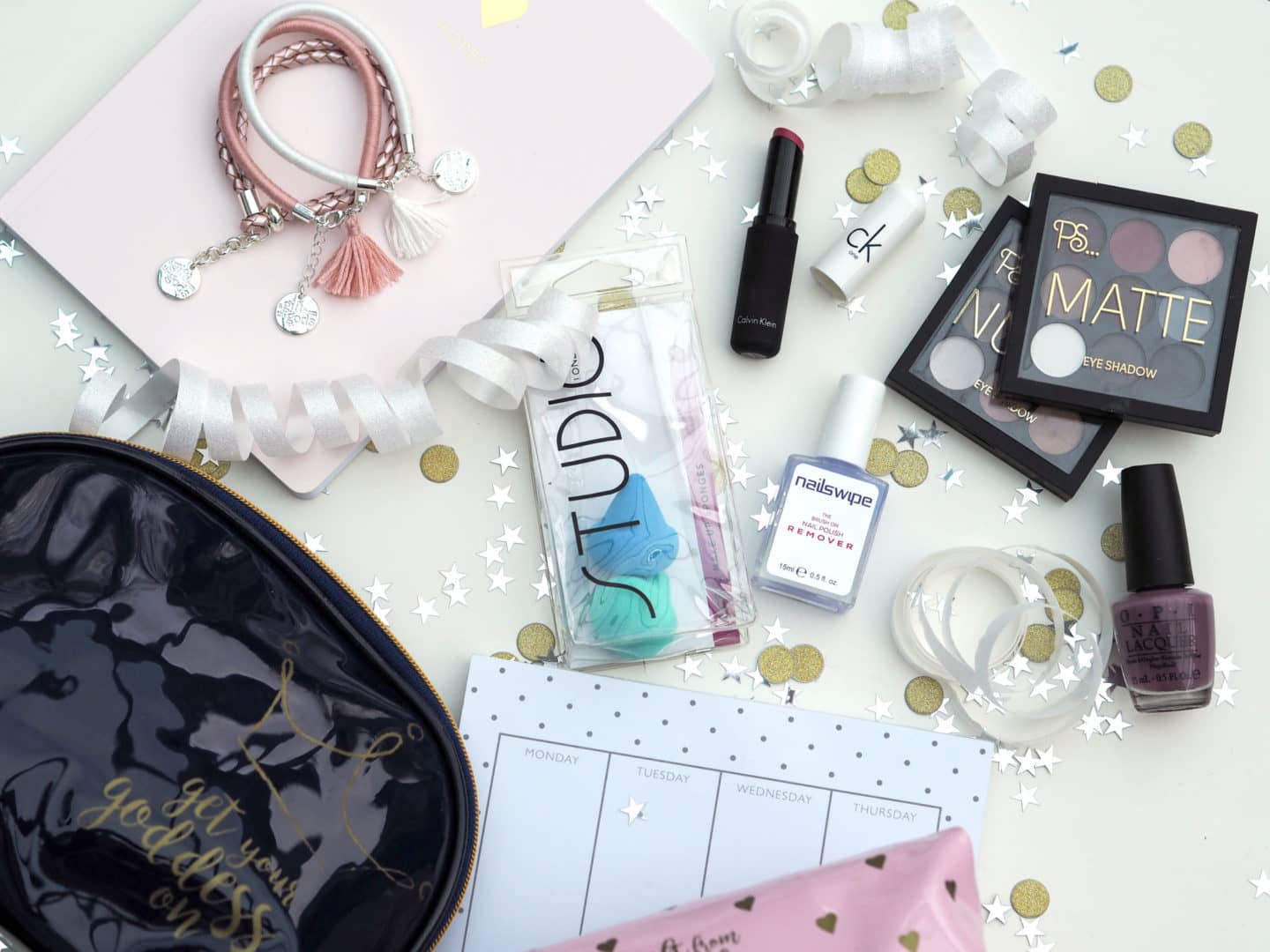 Easy Christmas Gift Guide Stocking Fillers for Her